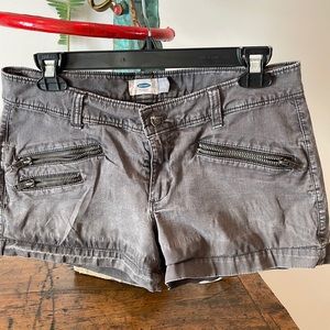 Old Navy shorts grey w/zipper pockets 6